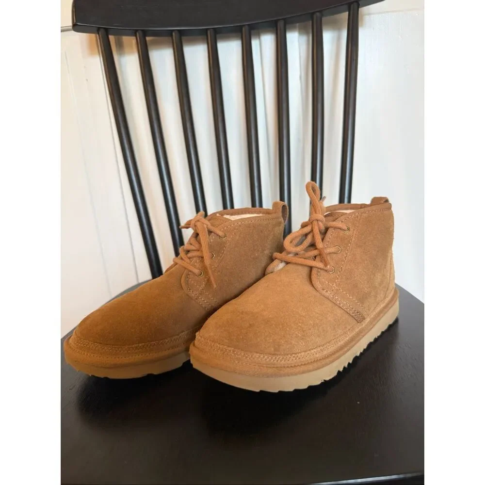 Ugg Neumal 11 chestnut suede boys shearling boot size 3